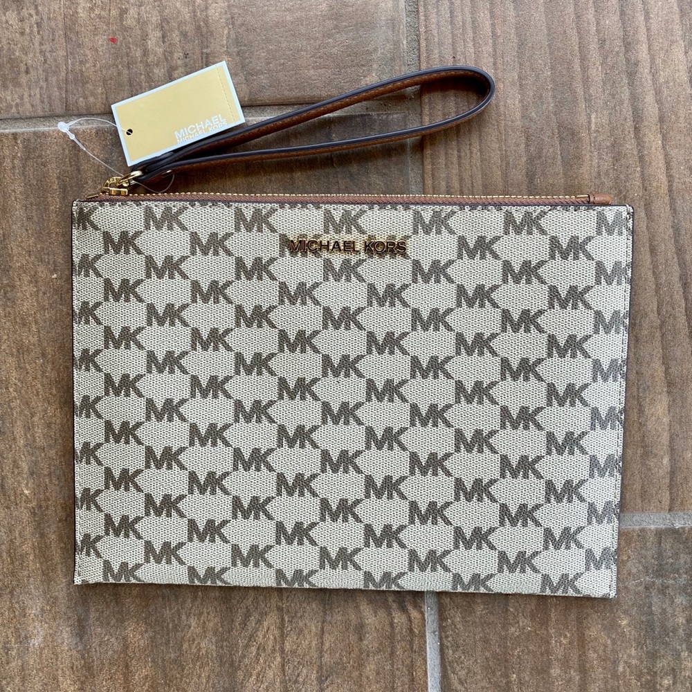 Michael Kors jet set wristlet